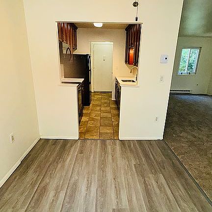 3rd image of 11 Sterling St