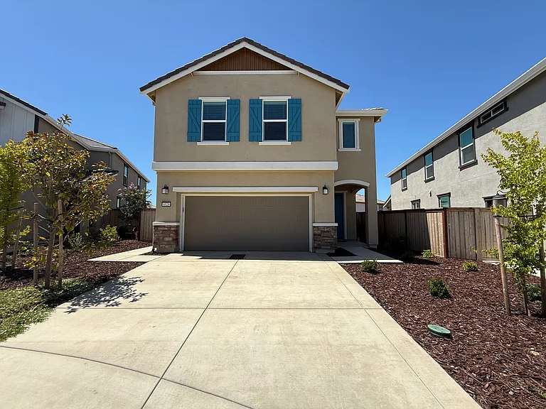 4529 Deer Point Ct — Photo 1