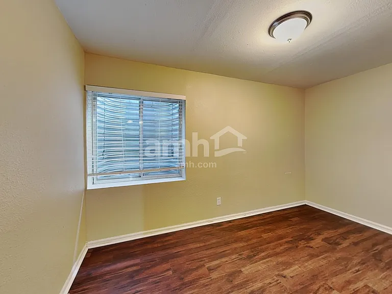 2325 Hyacinth Rd — Photo 22