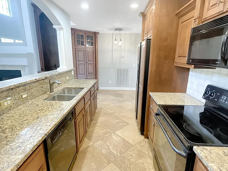 8270 Double Eagle Ct — Photo 10