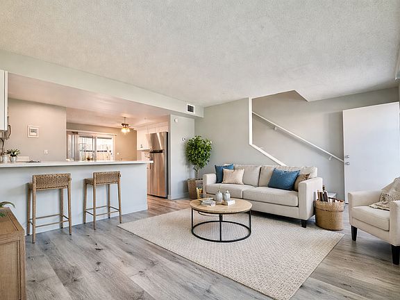 2nd image of 1012 Mission Dr APT A