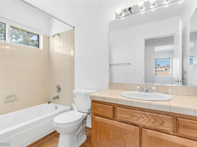 1444 Country Hollow Dr — Photo 21
