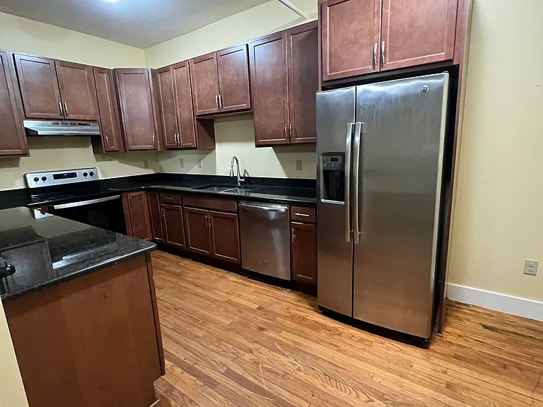 619 Ryan St — Photo 18