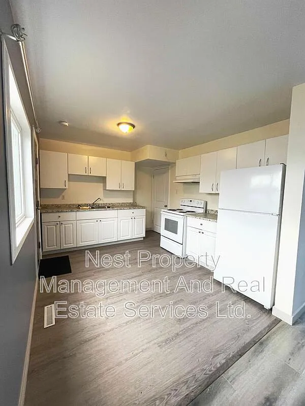3 bed, 1.0 bath, $1,950 — Photo 1