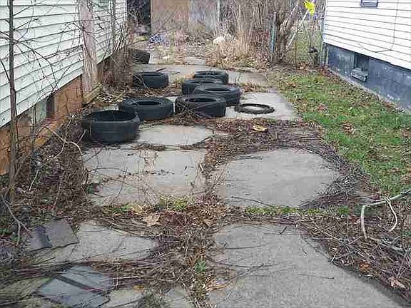 15931 Ellsworth