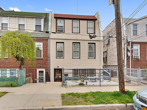 3rd image of 246 Quincy Ave