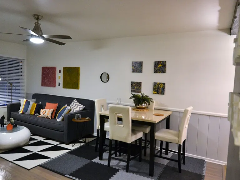 12423-25 Chandler Blvd — Photo 10