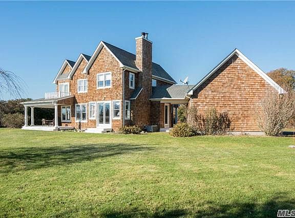 3rd image of 1320 Harbor Ln