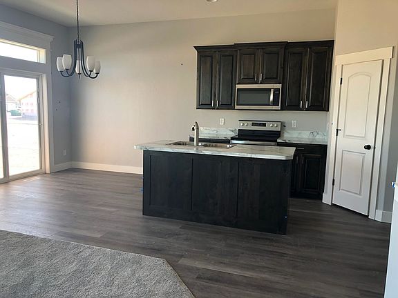 4th image of 3944 Barcelona Ave