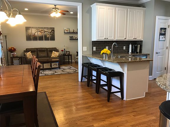 3rd image of 2405 Pinetops Dr