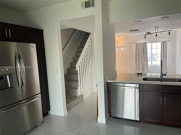 4th image of 16793 Hemingway Dr #16793