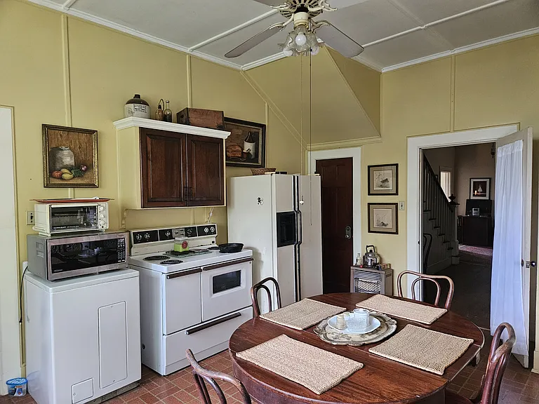 416 Dogwood Dr — Photo 10