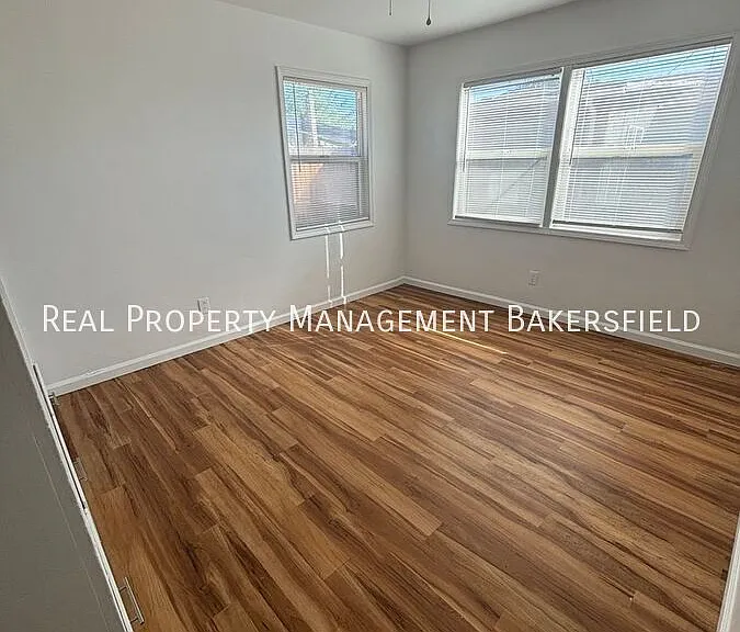 2711 Hufft St #A — Photo 8