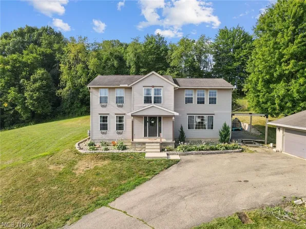 3742 Ridgeland Dr, Nashport, OH 43830