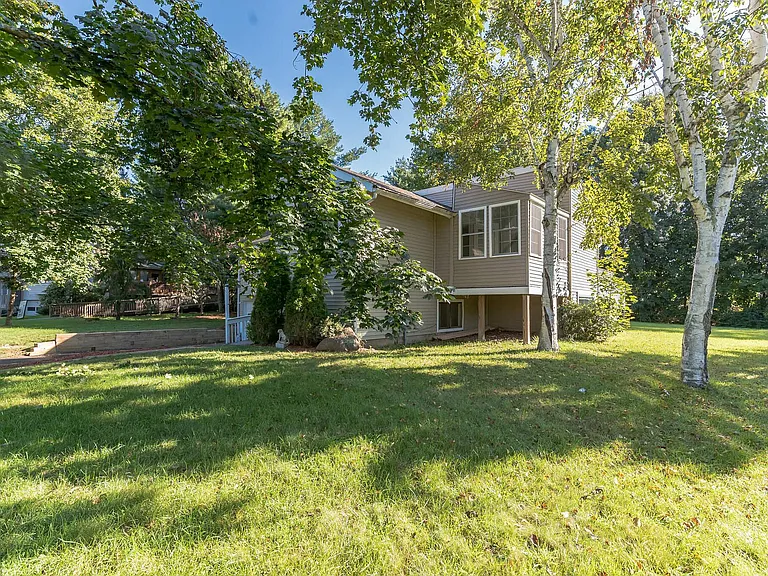 261 Skyline Dr — Photo 43