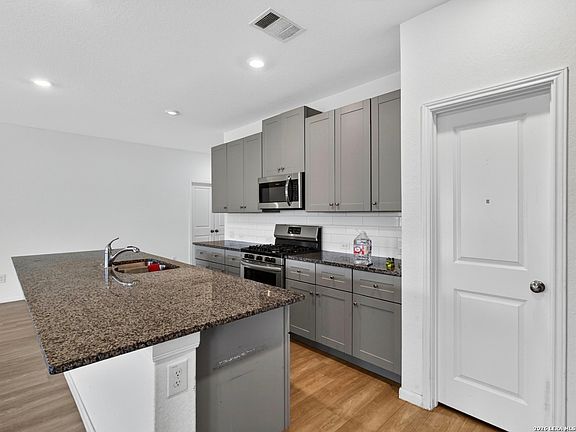 4th image of 31780 Meander LN