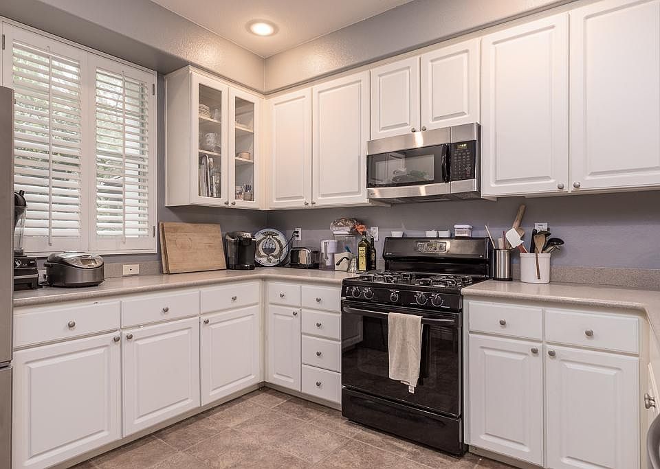 1st image of 10 Cupertino Cir