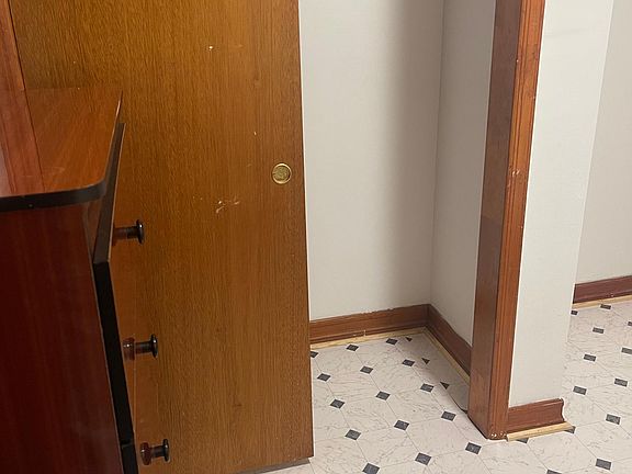 2nd image of 260 Harrison Ave Floor 1