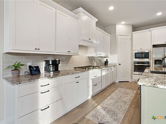 3rd image of 323 Carolina Jasmine Dr