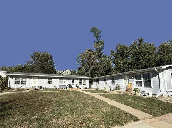 606 E 6th St #606, Glasford, IL 61533