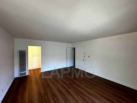 2nd image of 121 N Hillcrest Blvd APT 11