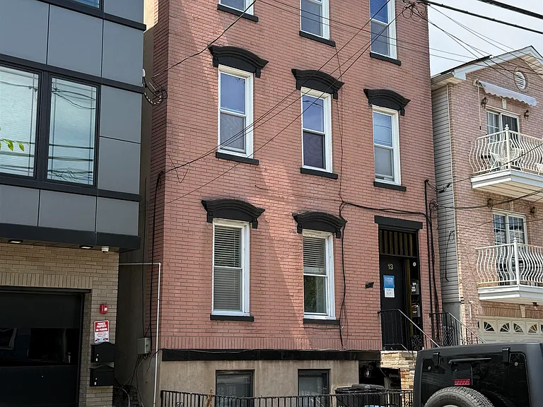 13 Cambridge Ave — Photo 17