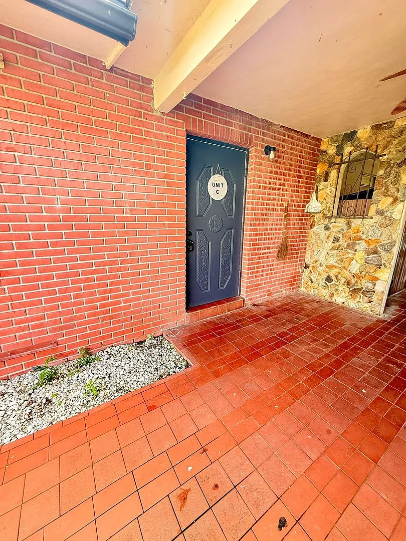 4088 SW 51 ST — Photo 3