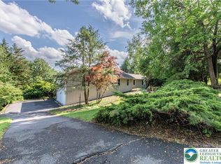 20 Stewart Ct, Easton, PA 18042