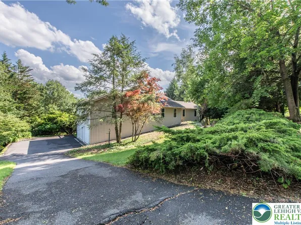 20 Stewart Ct, Easton, PA 18042