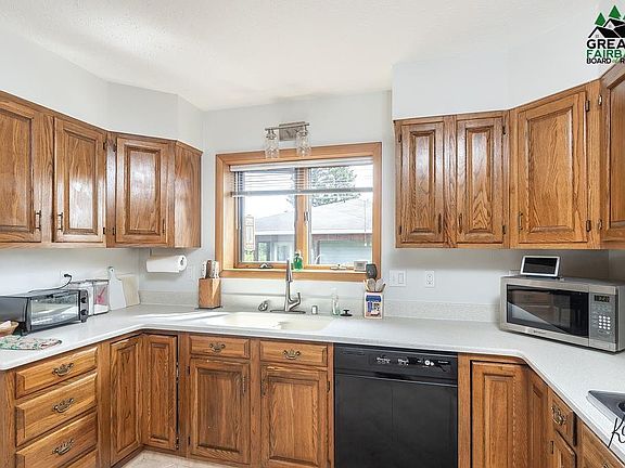 5th image of 474 Slater Dr