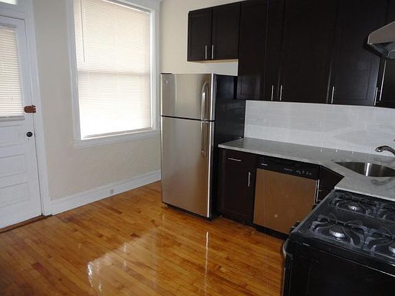 2nd image of 3639 N Paulina St