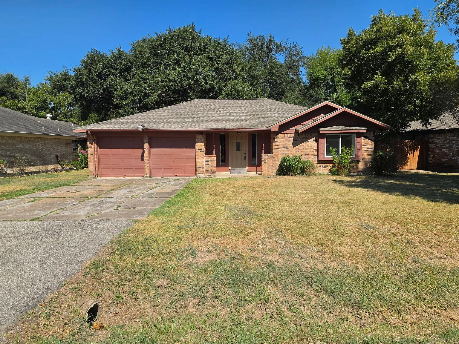 3 bed, 2.0 bath, 1323 sqft, $2,295 — Photo 3