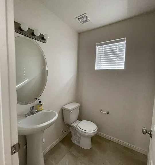 1118 W Stonehaven Dr — Photo 8