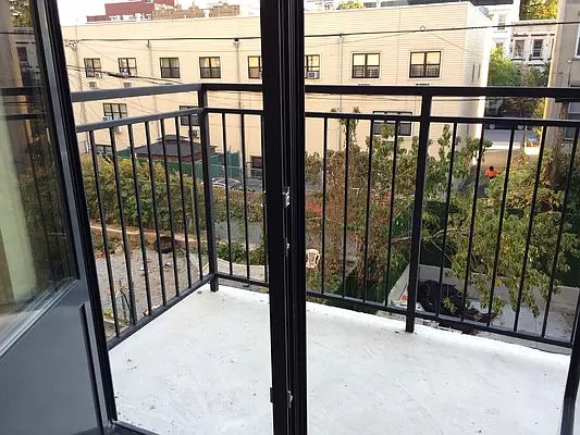 5th image of 88 Hart St #202
