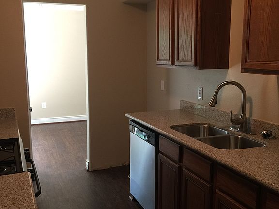 4th image of 229 E Forest Ave