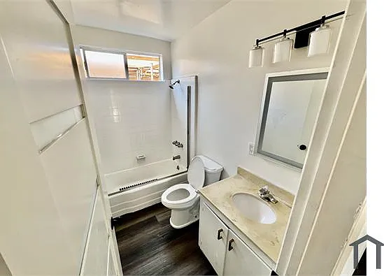 5550 Denny Ave #102 — Photo 7
