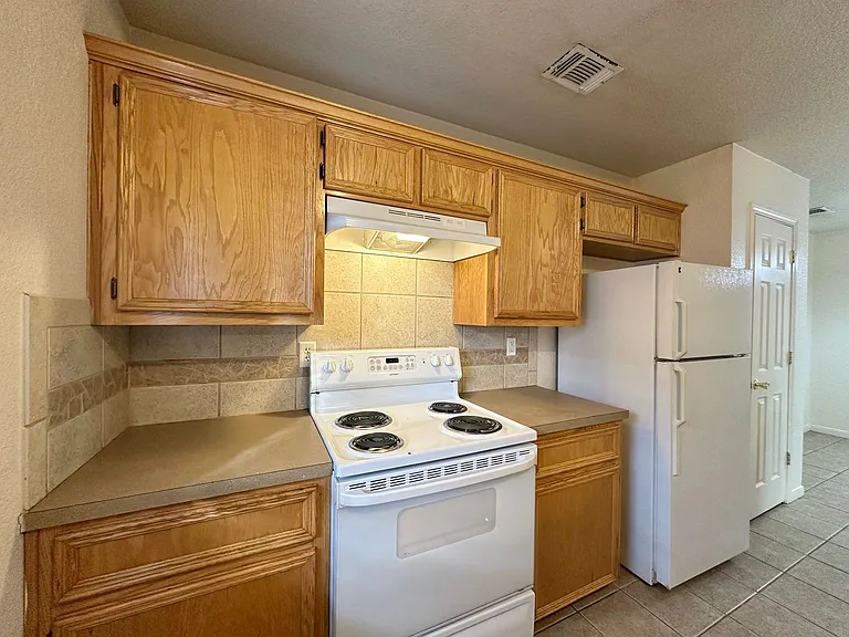 1111 Cinch Dr — Photo 10