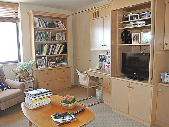 3rd image of 27110 Grand Central Pkwy APT 32H