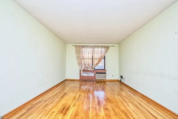 Sold by Maximillion Realty, Inc. | media 61