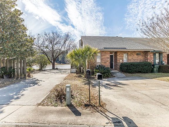 3rd image of 112 Leisure Lake Ct