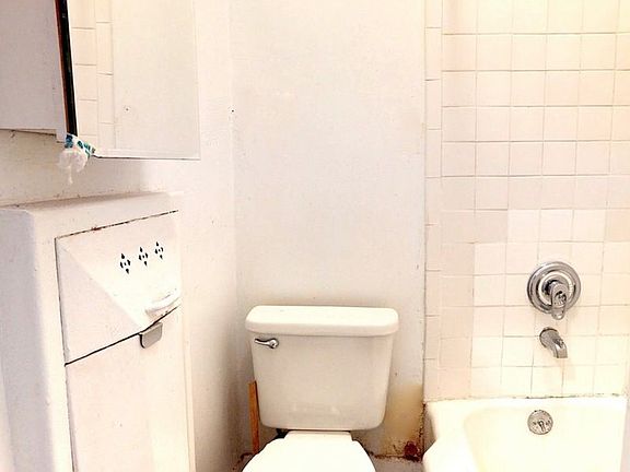 5th image of 319 E 83rd St #4G