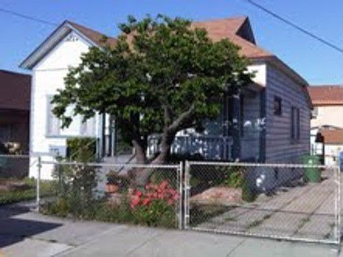 2nd image of 2125 Eastlake Ave