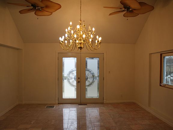 2nd image of 1213 Dale St