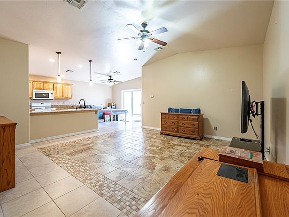 4th image of 2326 Lillie Avenue