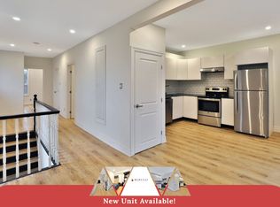 39 Myrtle Ave #2, Hamilton, ON L8M 2E8