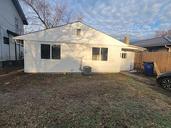 5th image of 2315 Hiawatha Ave