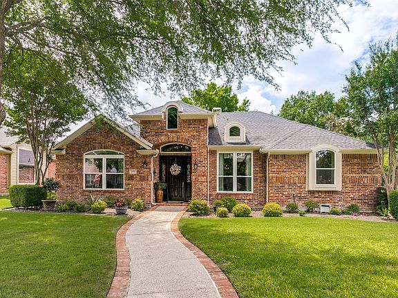 2nd image of 2432 Mesa Oak Trl