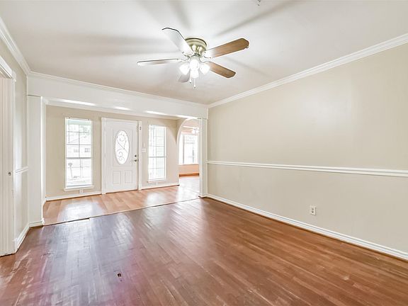 5th image of 6219 Longview St
