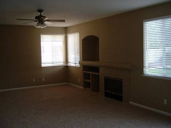 3rd image of 9750 Rockwall Pl