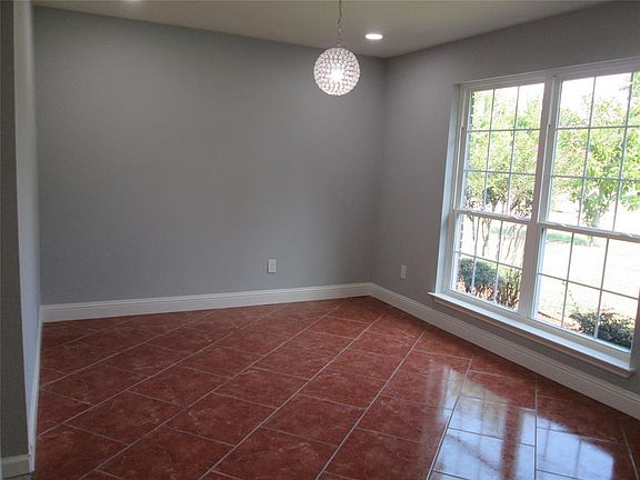 4th image of 7108 Penshire Dr